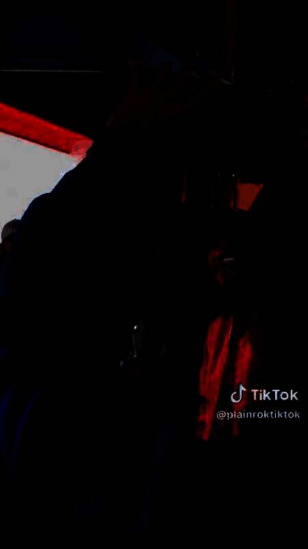 博主暴力打砸Switch2主机视频截图2