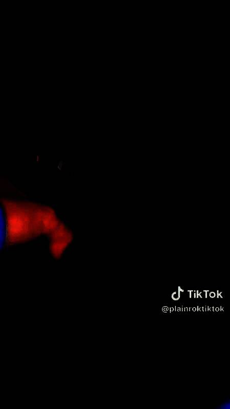 博主暴力打砸Switch2主机视频截图4