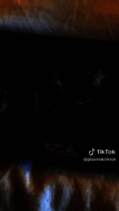 博主暴力打砸Switch2主机视频截图5