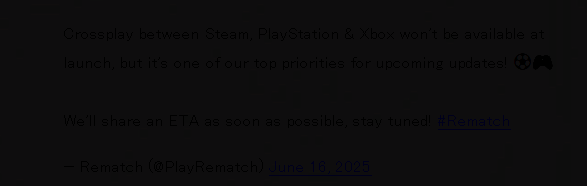 游戏中五人小队在绿茵场上奔跑传球的画面，风格卡通化且充满动感