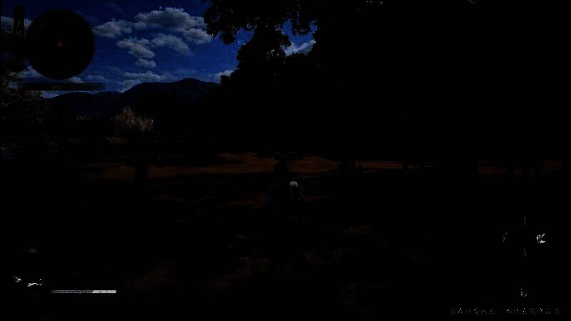 角色施展法术瞬间特效华丽，背景为古代城镇与山水交织的国风画面