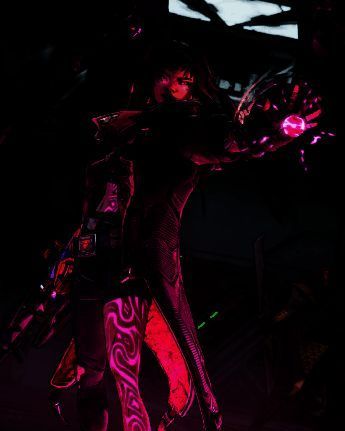 魔女维克丝立绘展示，身着暗色调战袍，眼神中透露出坚定与愤怒