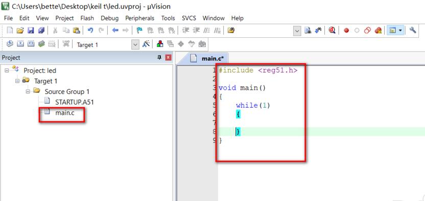代码编辑界面截图，呈现正在输入的示例主函数内容