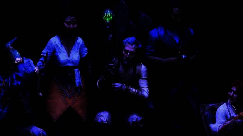 《誓言与复仇》播客宣传图，展现神秘氛围与角色剪影