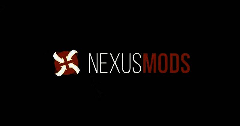 电脑屏幕显示Nexus Mods网站首页界面，下方摆放着经典游戏光盘