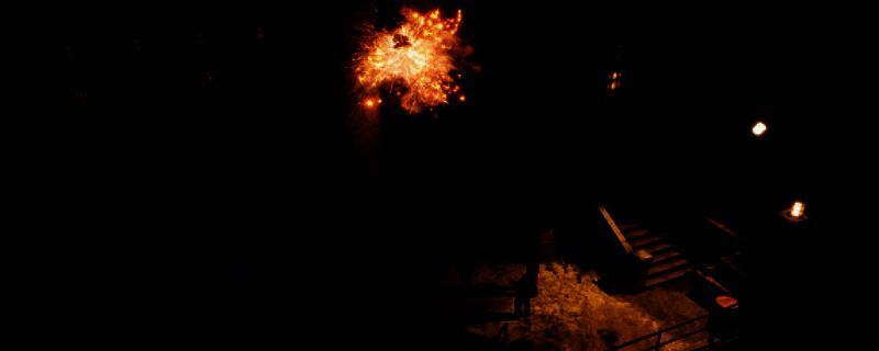 游戏封面画面，展示主角在神秘场景中探索