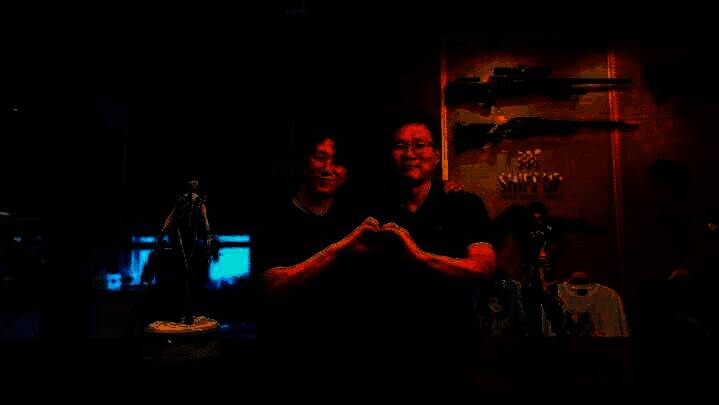 《剑星2》概念图，主角身着全新战甲，在废墟中凝视远方，背景有神秘光芒