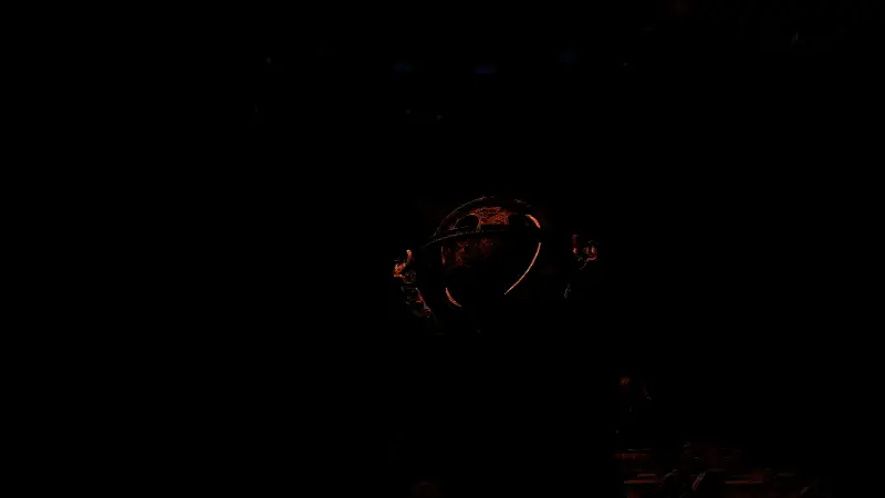 夜晚营地守卫截图，火光照亮信使们的脸庞，远处传来狼嚎声