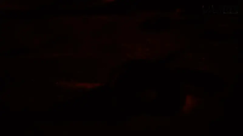 最终抵达长安城门截图，夕阳下的城墙庄严雄伟，信使眼中含泪露出笑容