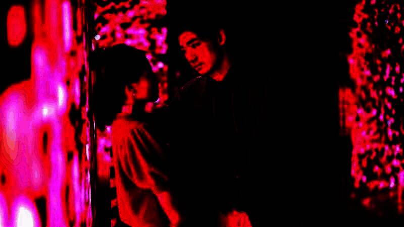 游戏内资料库界面展示，呈现详细的恋情知识条目和配音说明