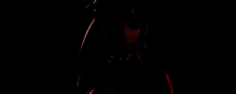 剑星游戏界面展示多套纳米服，角色身穿华丽战甲，背景为科幻城市