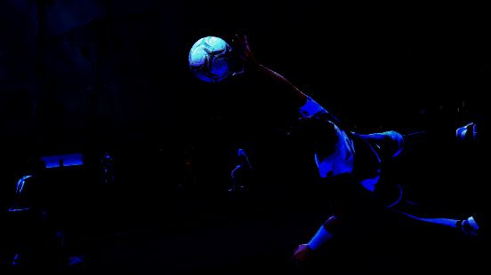 游戏内界面展示，包含角色选择与技能图标