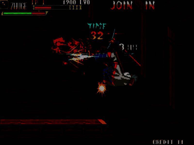 游戏中呈现经典街机画面风格，角色造型复古，战斗特效保留原始设定