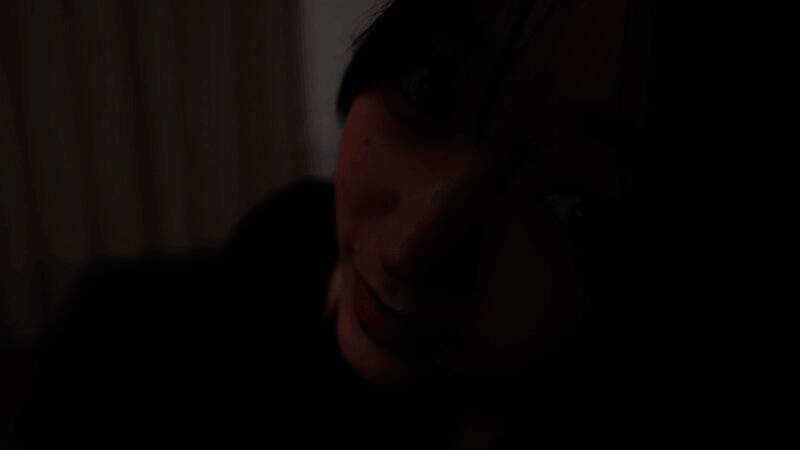 办公室工作场景还原真实职场环境，人物姿态自然流畅