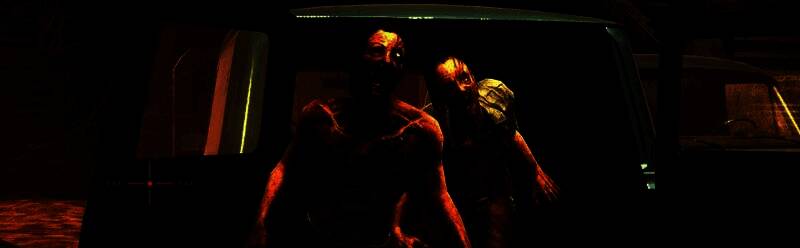 角色手持武器在昏暗环境中对战怪物，氛围紧张刺激