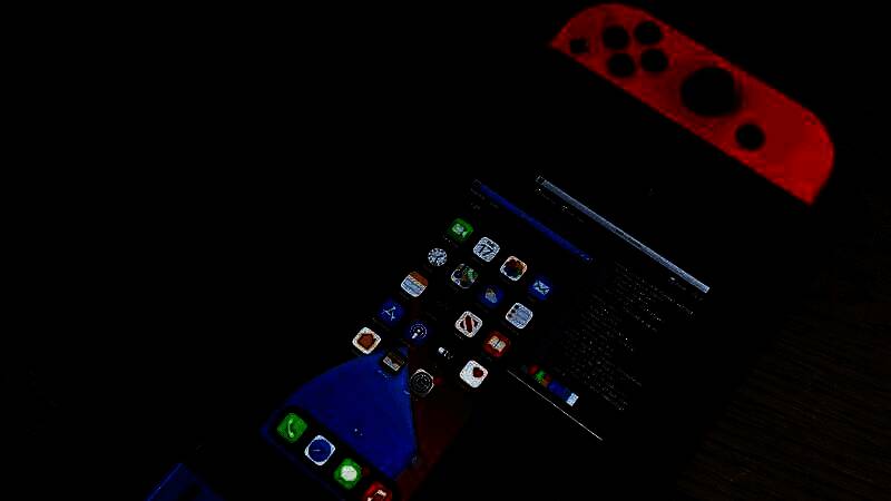 初代Switch屏幕上显示iOS界面，界面卡顿严重，加载进度条缓慢推进