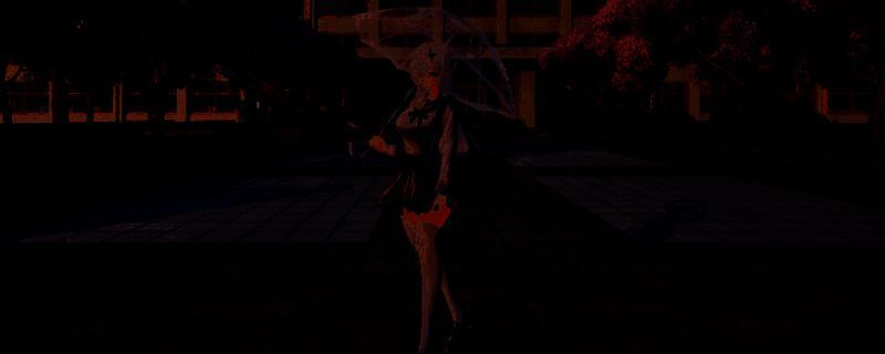 《幽夜少女之镜》游戏场景截图，展现阴森校园与镜界异象交织的视觉风格