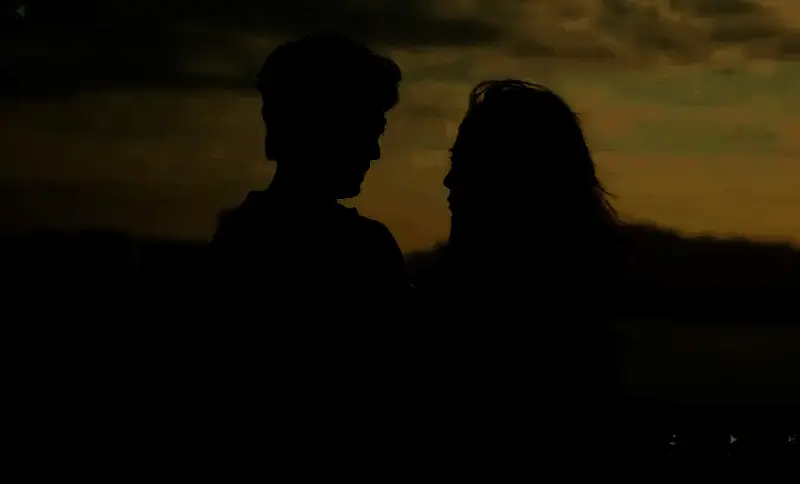 《情感反诈模拟器》陈欣欣隐藏结局画面，男女主角重逢场景