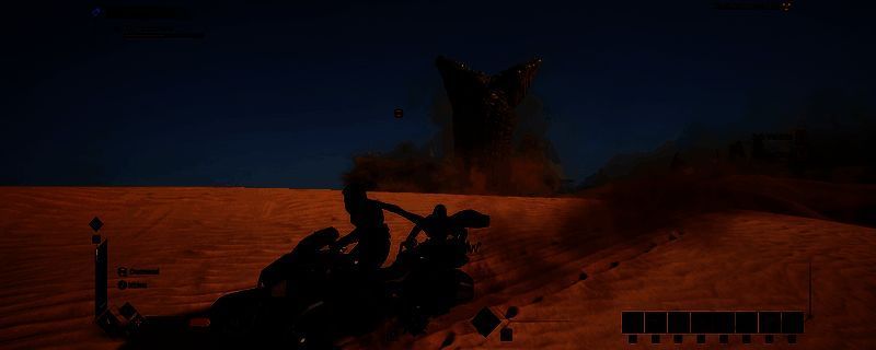 《沙丘：觉醒》游戏内画面展示，角色正在沙漠中探索基地场景