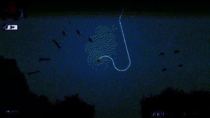 玩家操控钓竿进行垂钓的画面，屏幕上显示着不同种类的鱼类图鉴信息