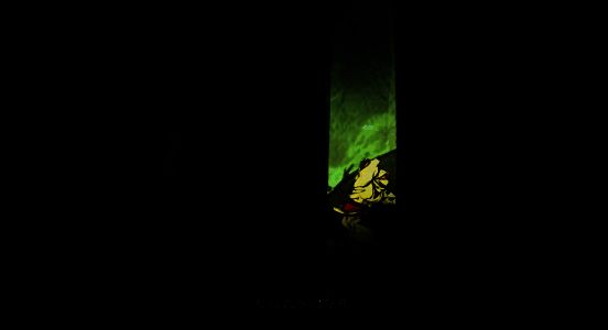 乔·武藏使用多种忍技穿梭战场，展现高自由度战斗系统