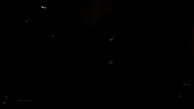 角色装备界面展示，显示多种自制武器与防具选项