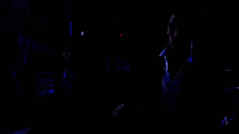 游戏战斗场景激烈，角色技能特效华丽展现