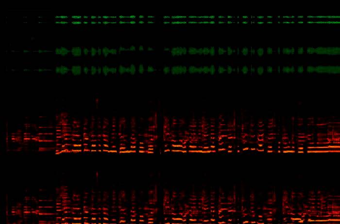 音频频谱图展示，高频区域出现明显细线，代表吸气声的存在