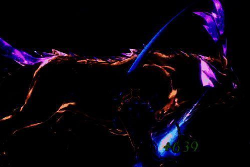 技能界面展示鬼魅核心技能特效，绿色光效代表治疗效果，红色则为攻击部分