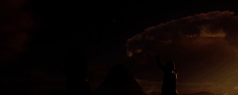 游戏主视觉图，主角琳恩站在悬崖边缘俯瞰壮丽山川，远处是浩瀚战场