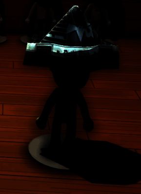 纸帽造型简洁卡通，适合喜欢轻松风格的玩家佩戴