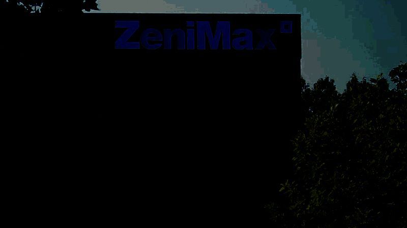 微软Xbox标志与裁员相关新闻画面