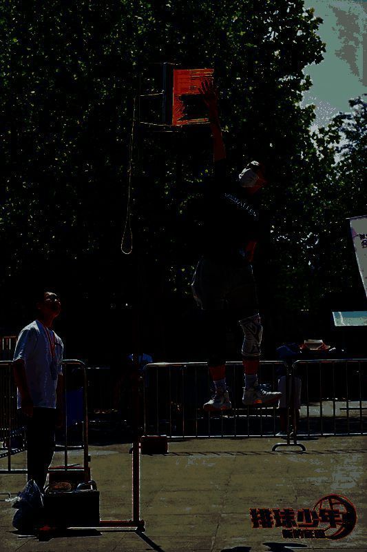 天津女排队员出席活动现场并与玩家互动交流