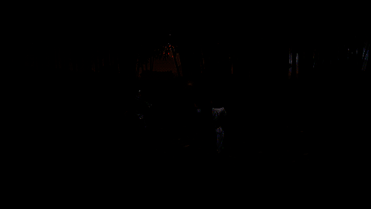 角色施展「兰花拂穴手」特写，手法迅捷精准