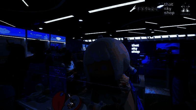 武汉限定周边展示台，各种款式的新品整齐摆放供玩家选购