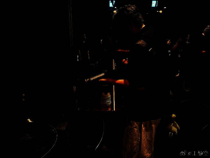 《黑暗世界：因与果》概念图展示，充满压抑感的城市全景