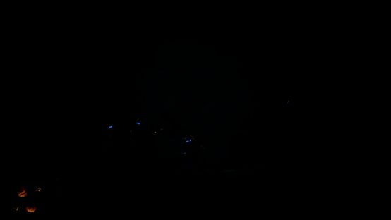 二周目模式中三把全新武器展示图，背景为黑暗风格的神秘战场