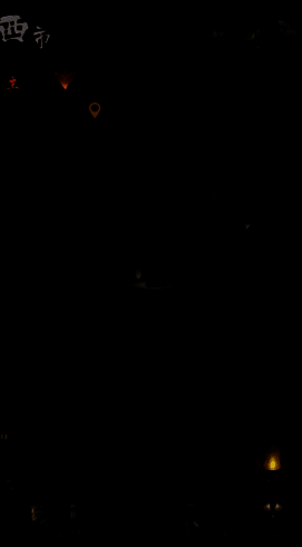 玩家与巨型傀儡激烈对战的画面，背景为暗黑风格场景设计