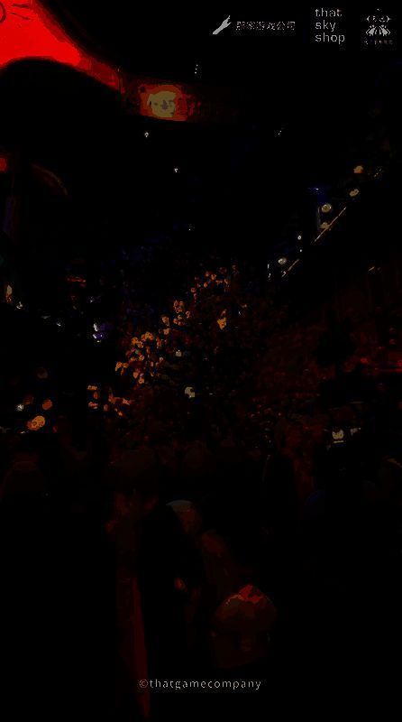 光之画廊展区，墙上展示着来自全国各地玩家的原创插画作品