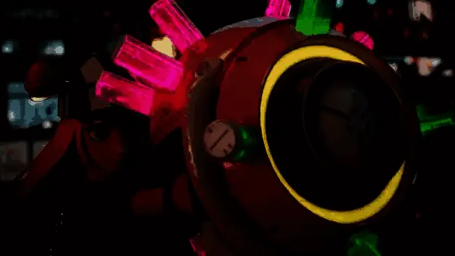 Square Enix前任社长和田洋一在任期间的工作照，背景为SE标志性的LOGO墙