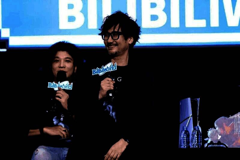 江口达雄在BilibiliWorld 2025舞台演讲现场