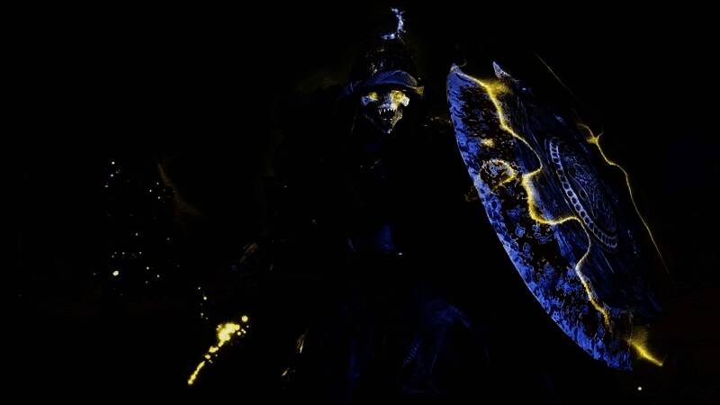 《巫火》游戏画面展示，主角手持武器穿越神秘废墟，周围弥漫着诡异氛围