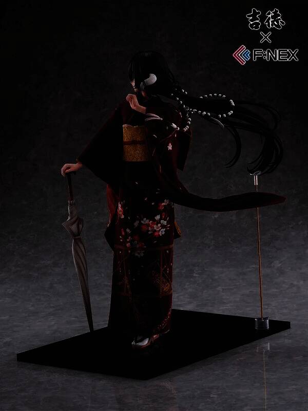 军装细节展示，肩章与纽扣刻画精致，布料质感逼真