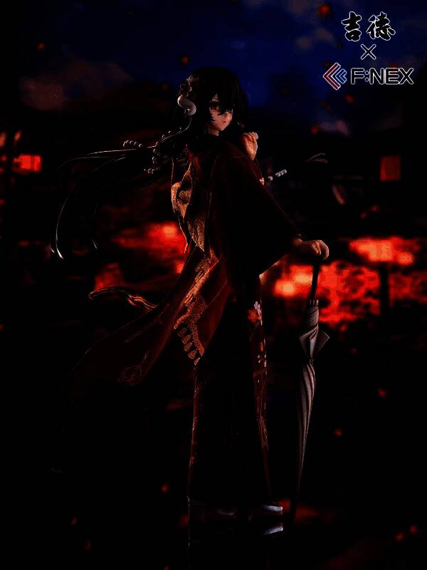 场景化摆拍，展现人偶整体氛围感与艺术张力