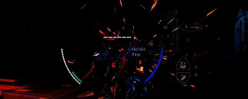 飞景机甲高速突进攻击画面，刀光闪烁，敌人被击中特效