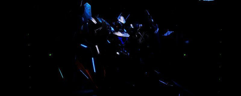 《解限机》中矛隼使用落叶飘技能的实战画面，机体在空中缓缓下落，轨迹呈飘落状态