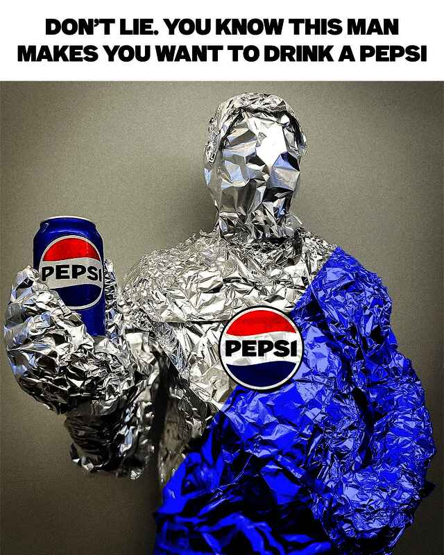 百事官方推出的锡纸风格百事侠形象，呈现出一种神秘而复古的视觉效果