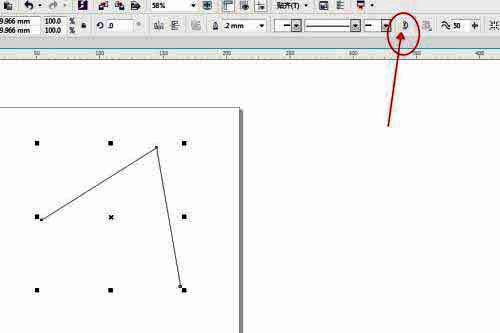 属性栏中闭合曲线按钮被选中
