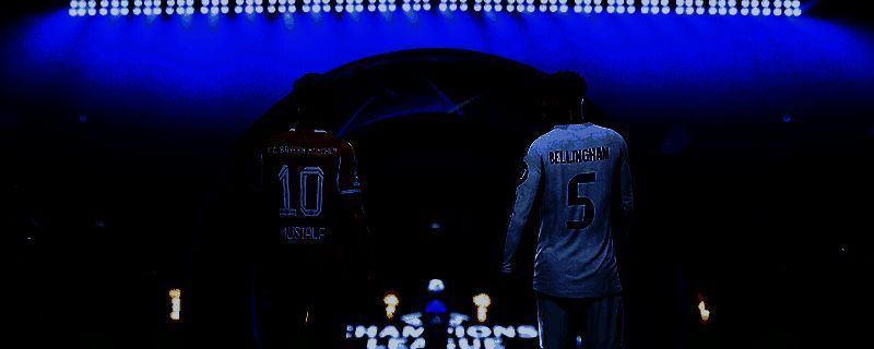 《EA SPORTS FC 26》游戏实机画面，球员在绿茵场上激烈拼抢，画面动态感十足