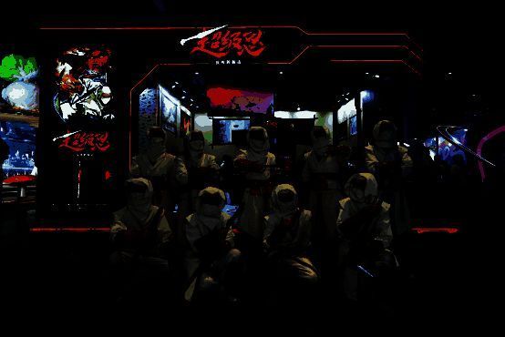 世嘉展台人头攒动，Coser与玩家互动热烈